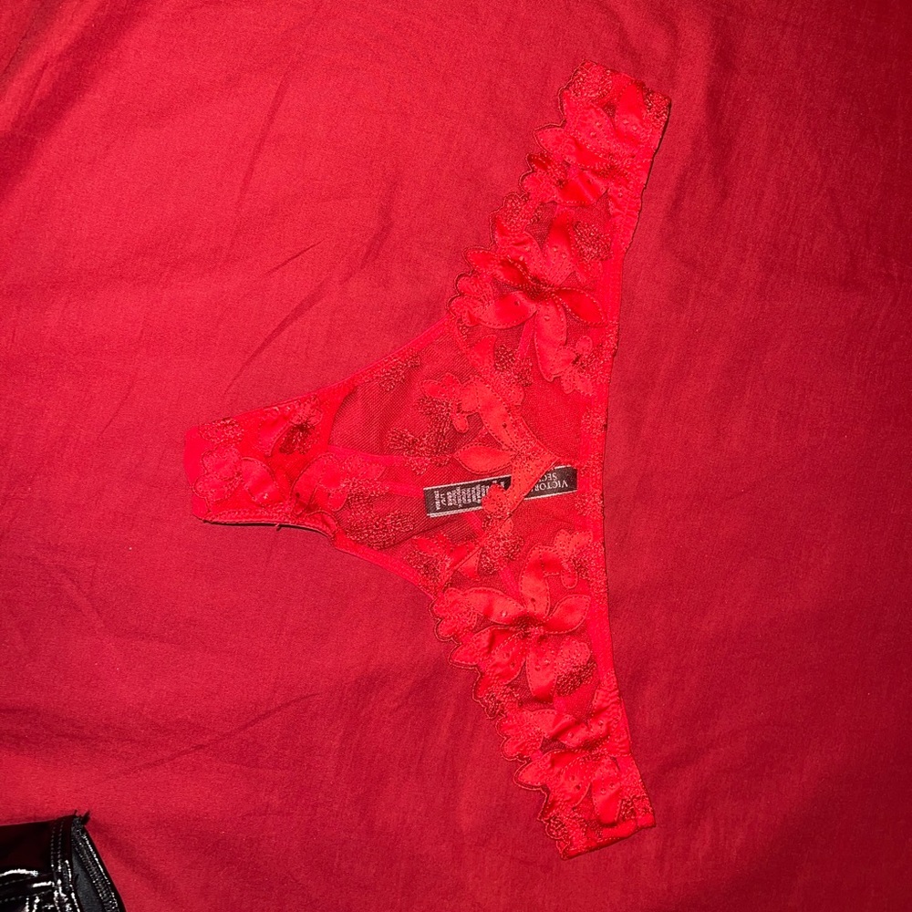 Red floral mesh thong